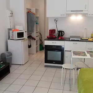 Dans La 